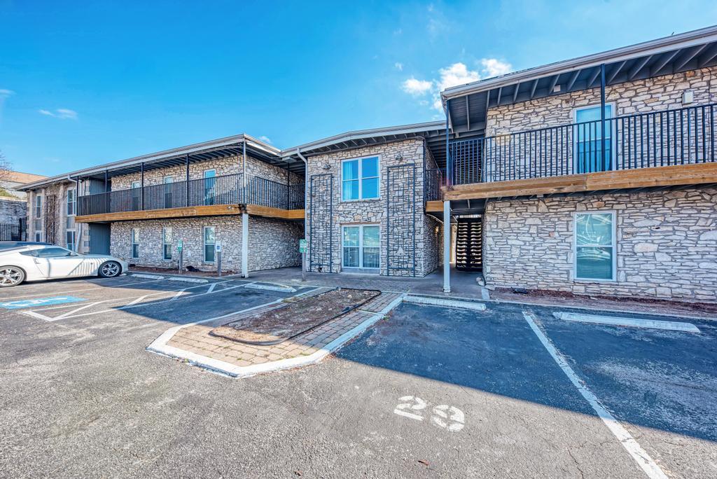 2401 Manor St RD 118