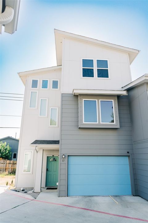 Photo of 12500 Lamppost LN #17, Austin, TX 78727 (MLS # 7859804)