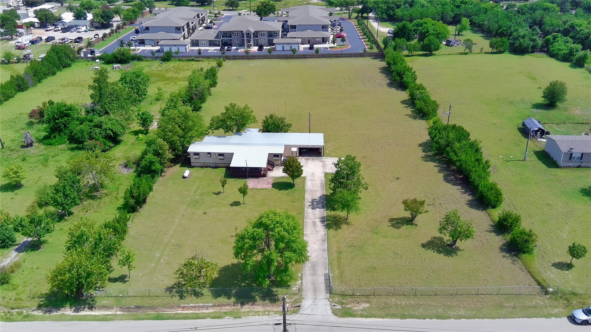 500 Lion DR