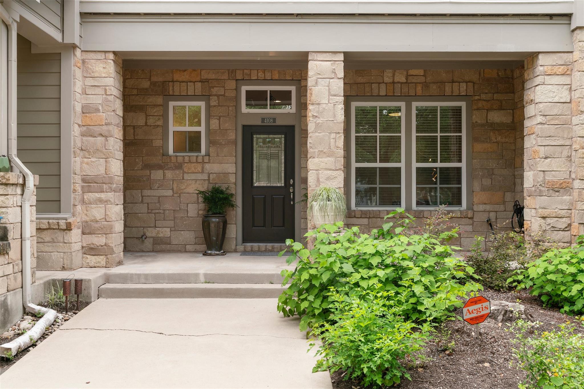 4108 Berkman DR