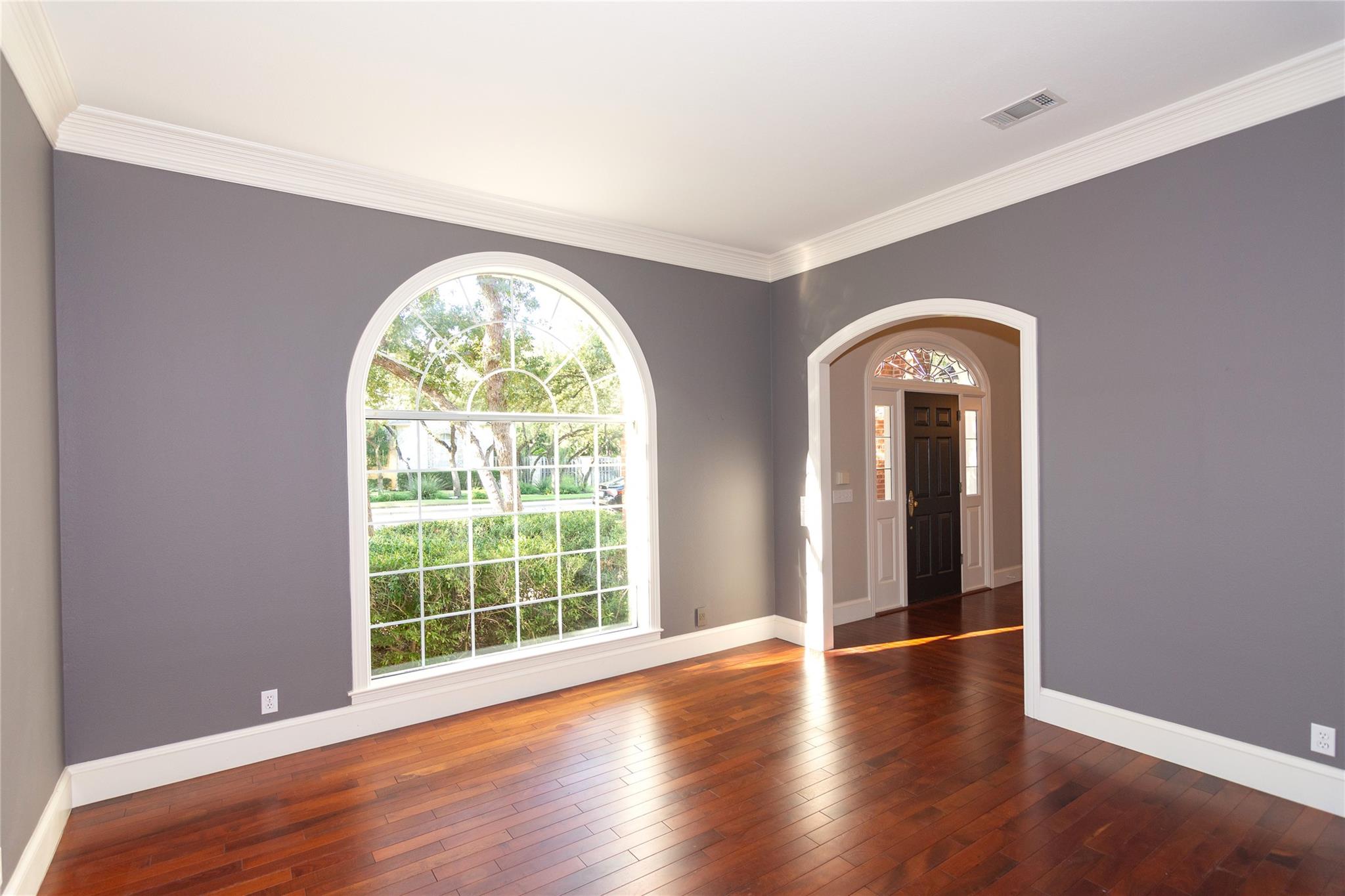 2315 Woodway
