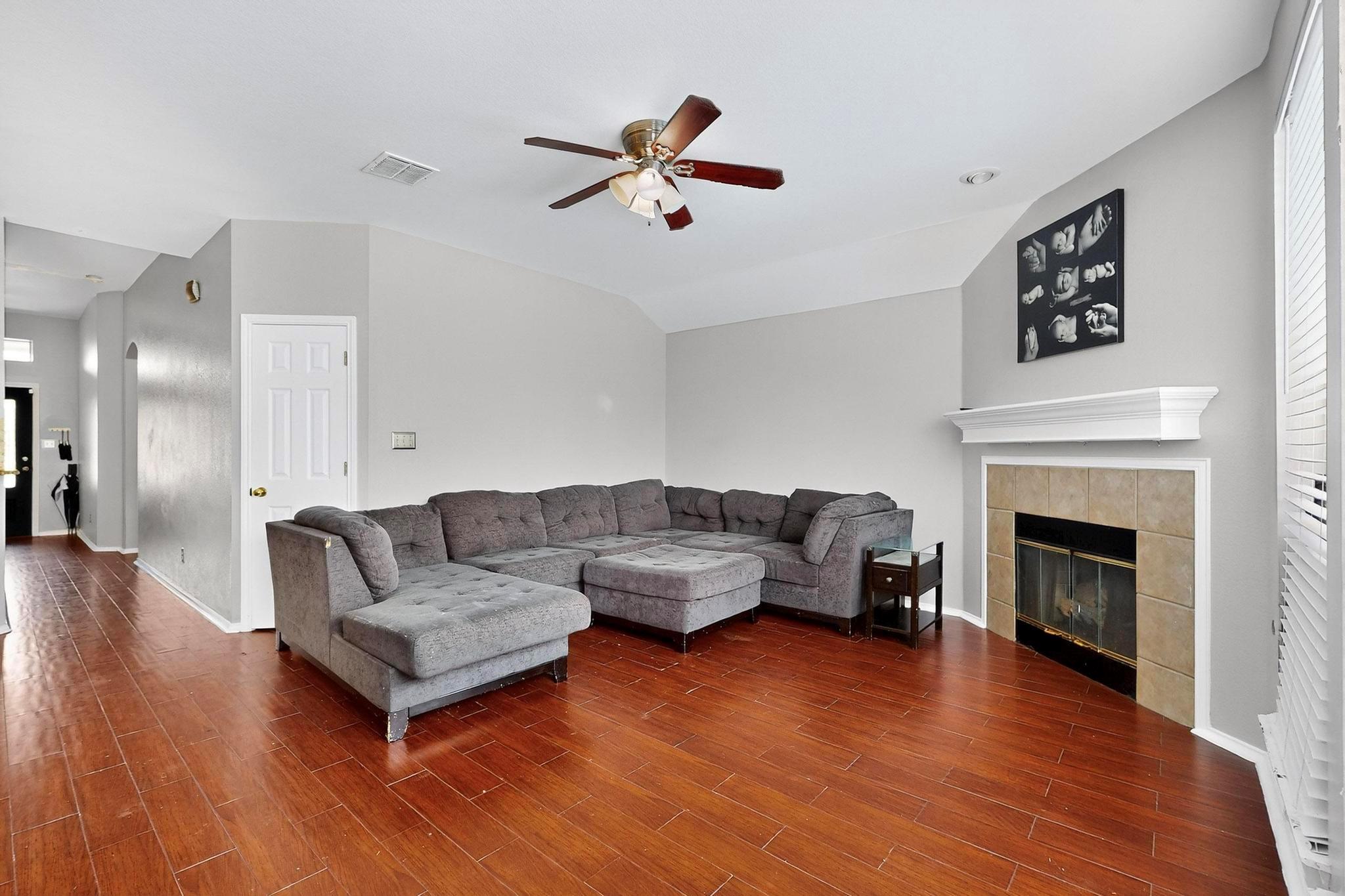 2403 Willow WAY