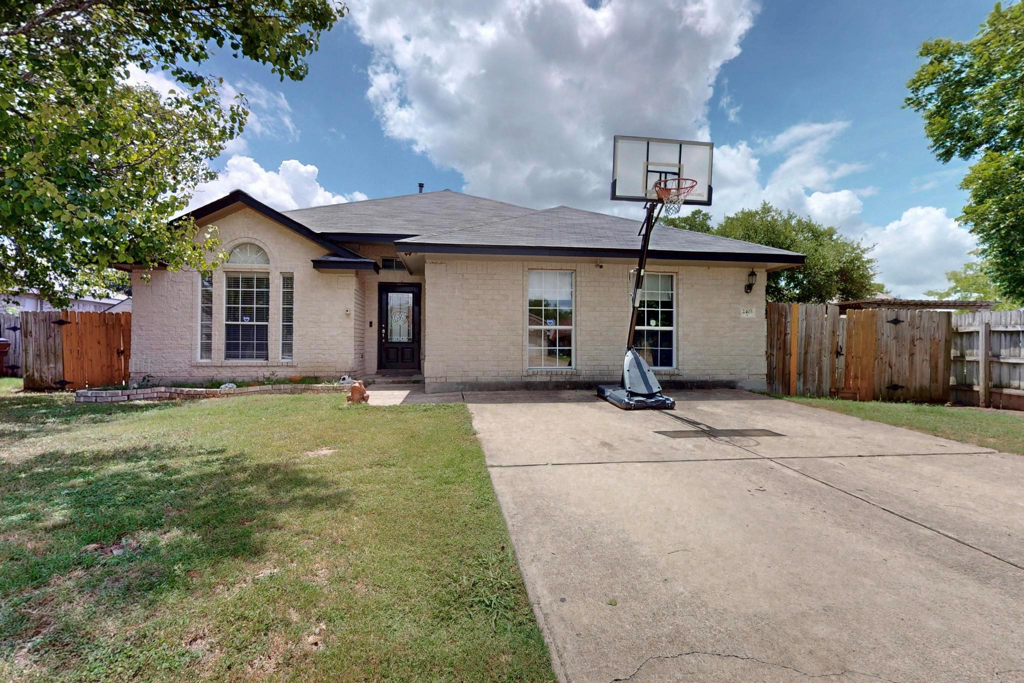 2403 Willow WAY