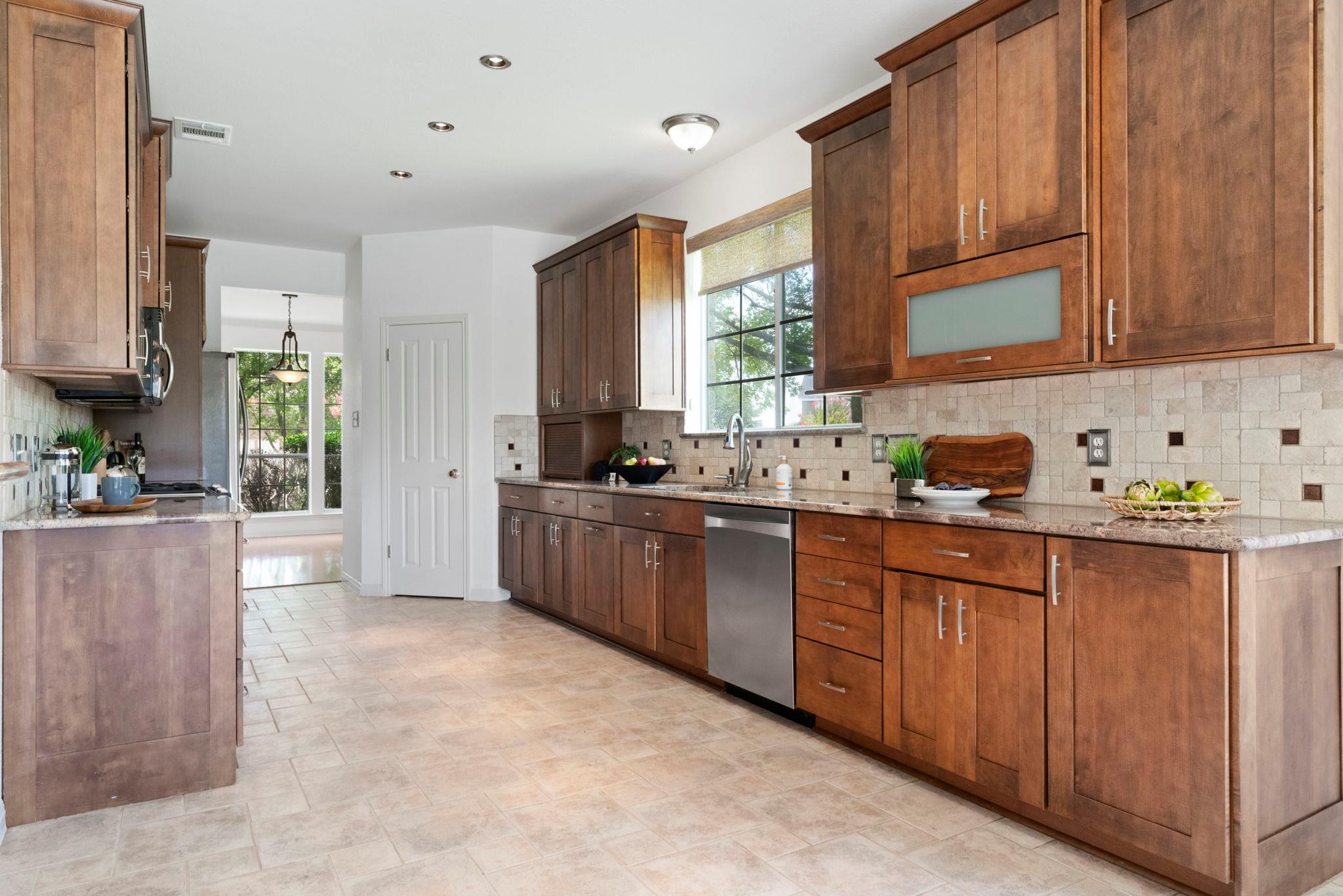 207 Silver Oak DR
