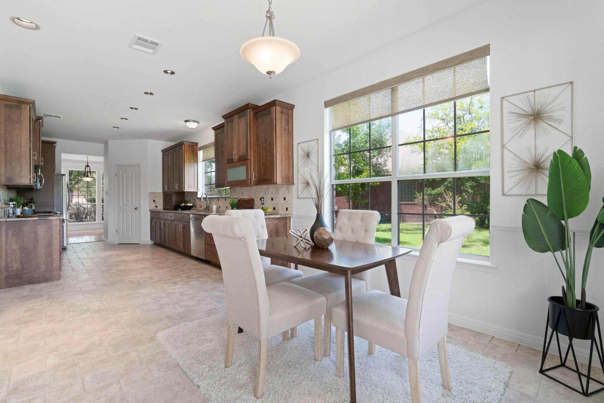 207 Silver Oak DR