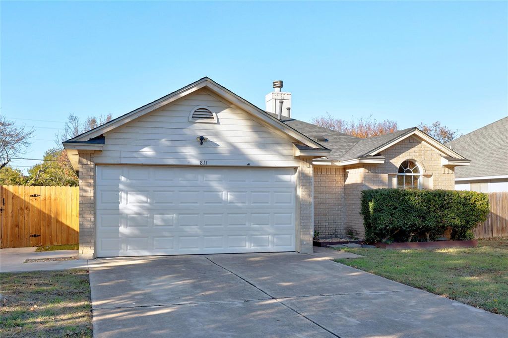 Photo of 811 Lantana LN, Leander, TX 78641 (MLS # 2990068)