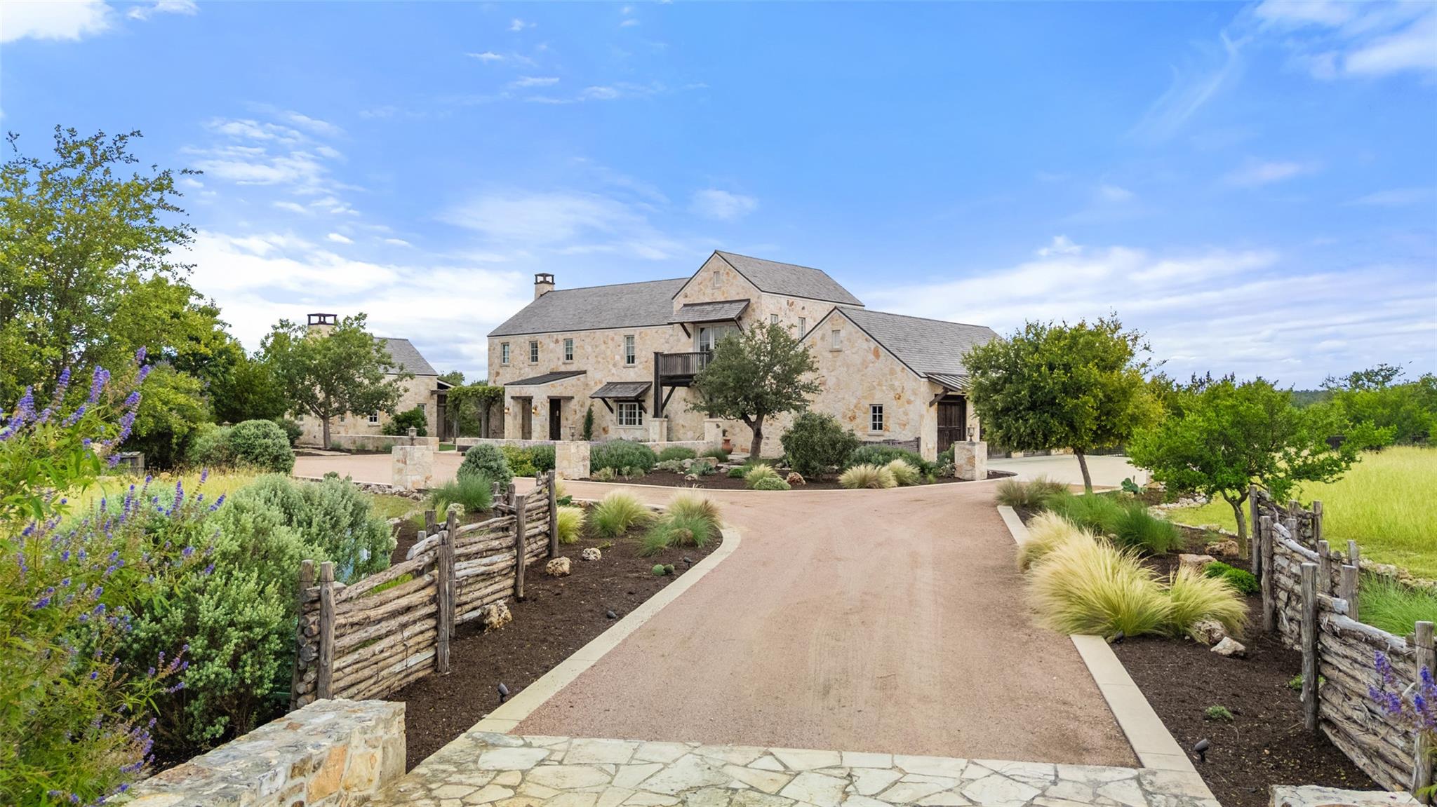 2194 Boot Ranch CIR