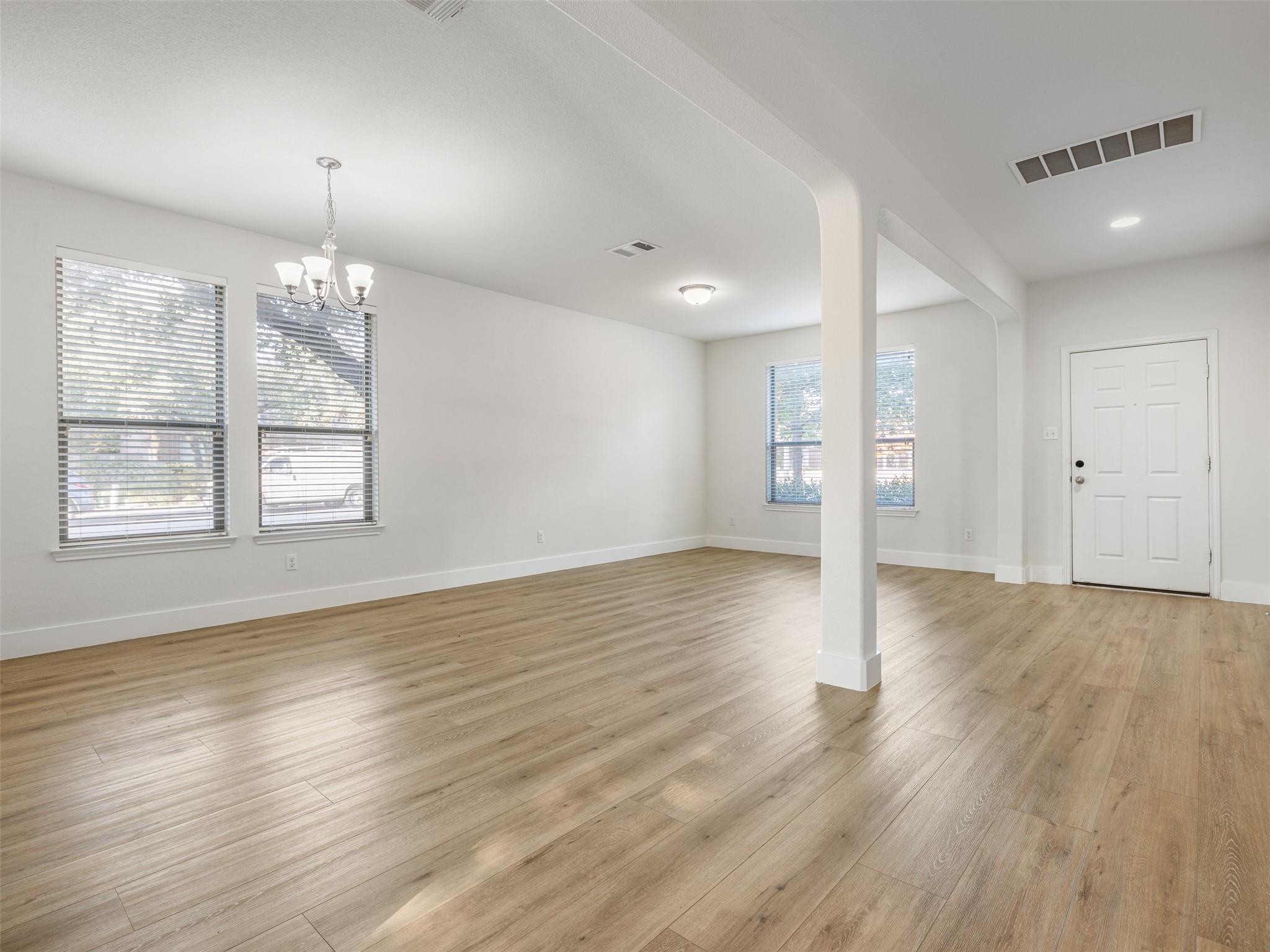 323 Settlers Home DR