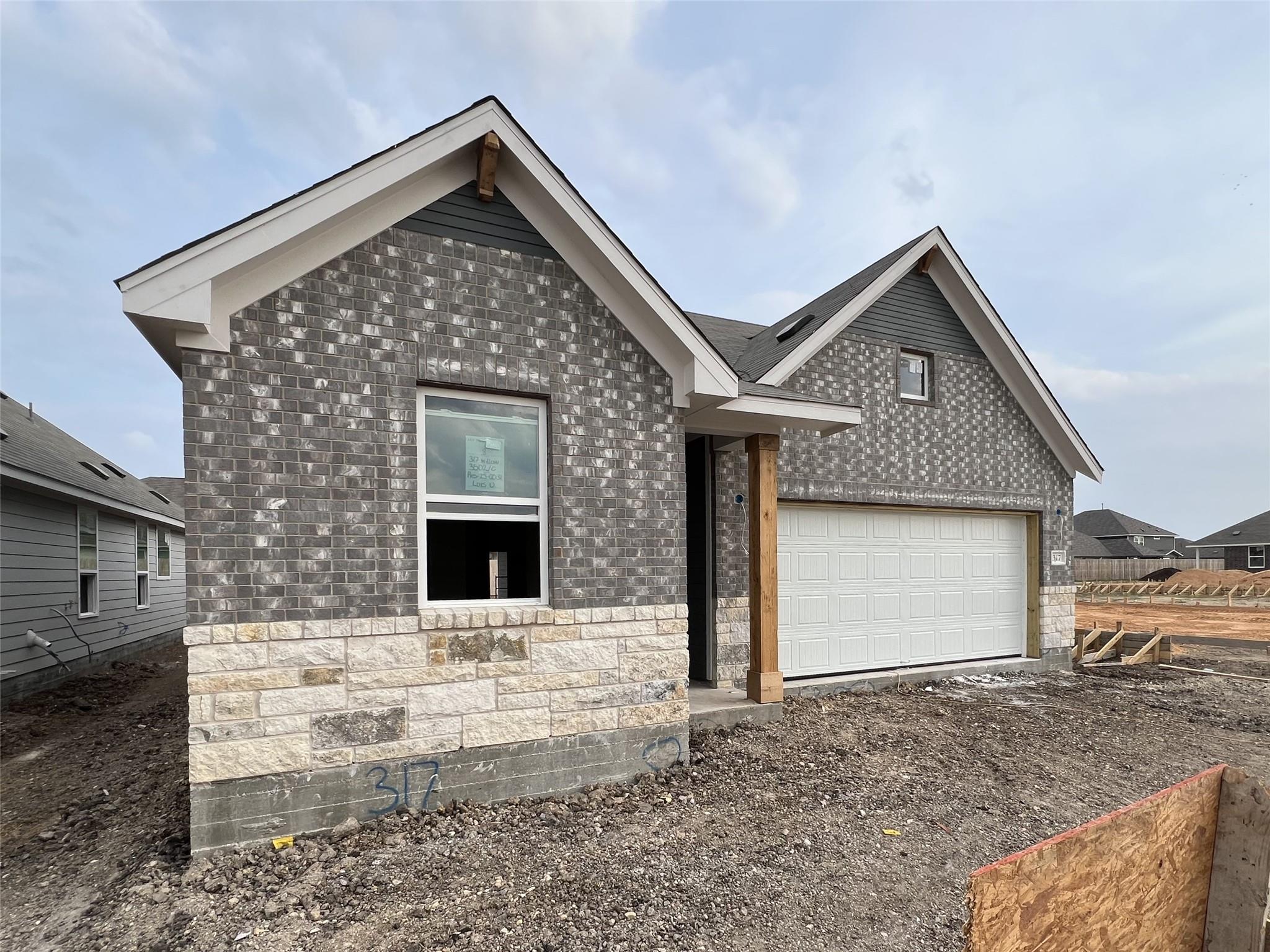 317 Willow Heights DR