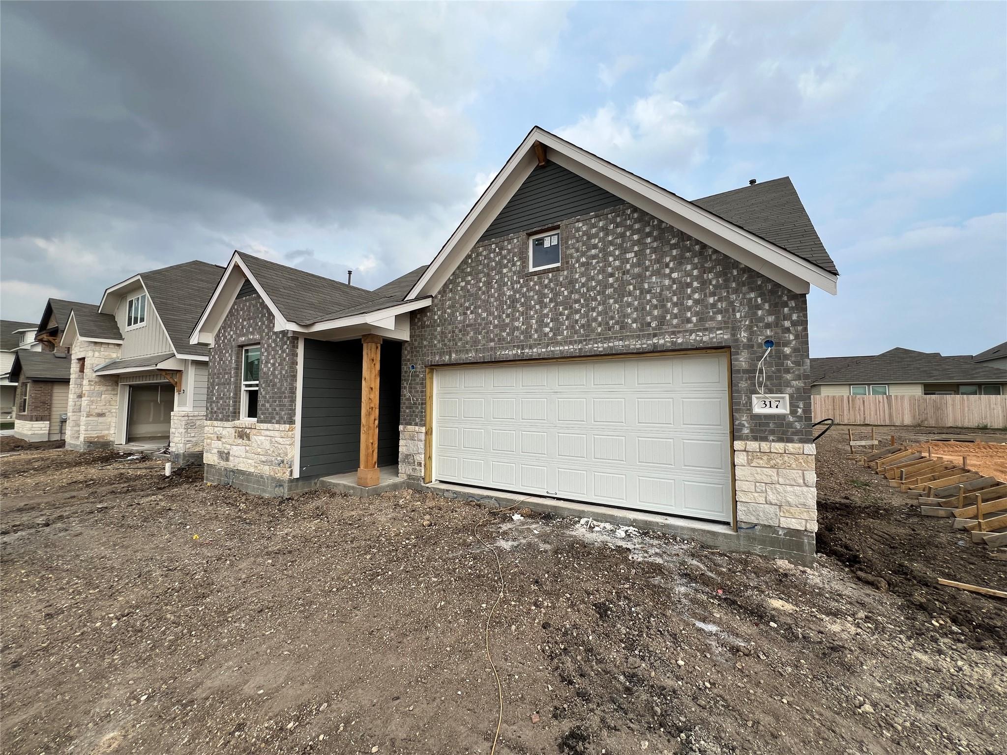 317 Willow Heights DR