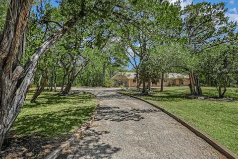 Photo of 5645 Oak BLVD, Austin, TX 78735 (MLS # 1527464)