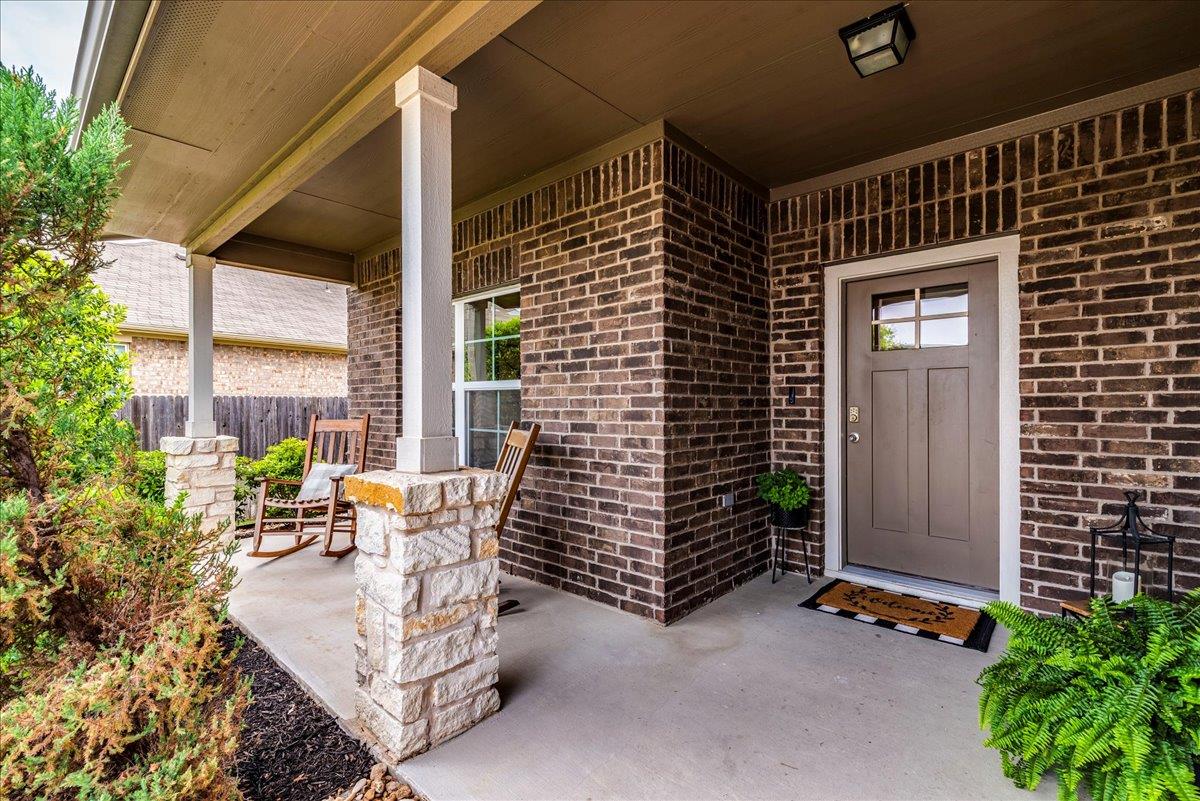 125 Groesbeck LN
