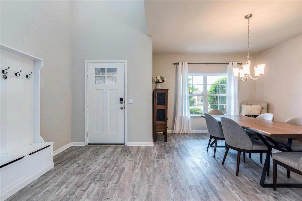 125 Groesbeck LN