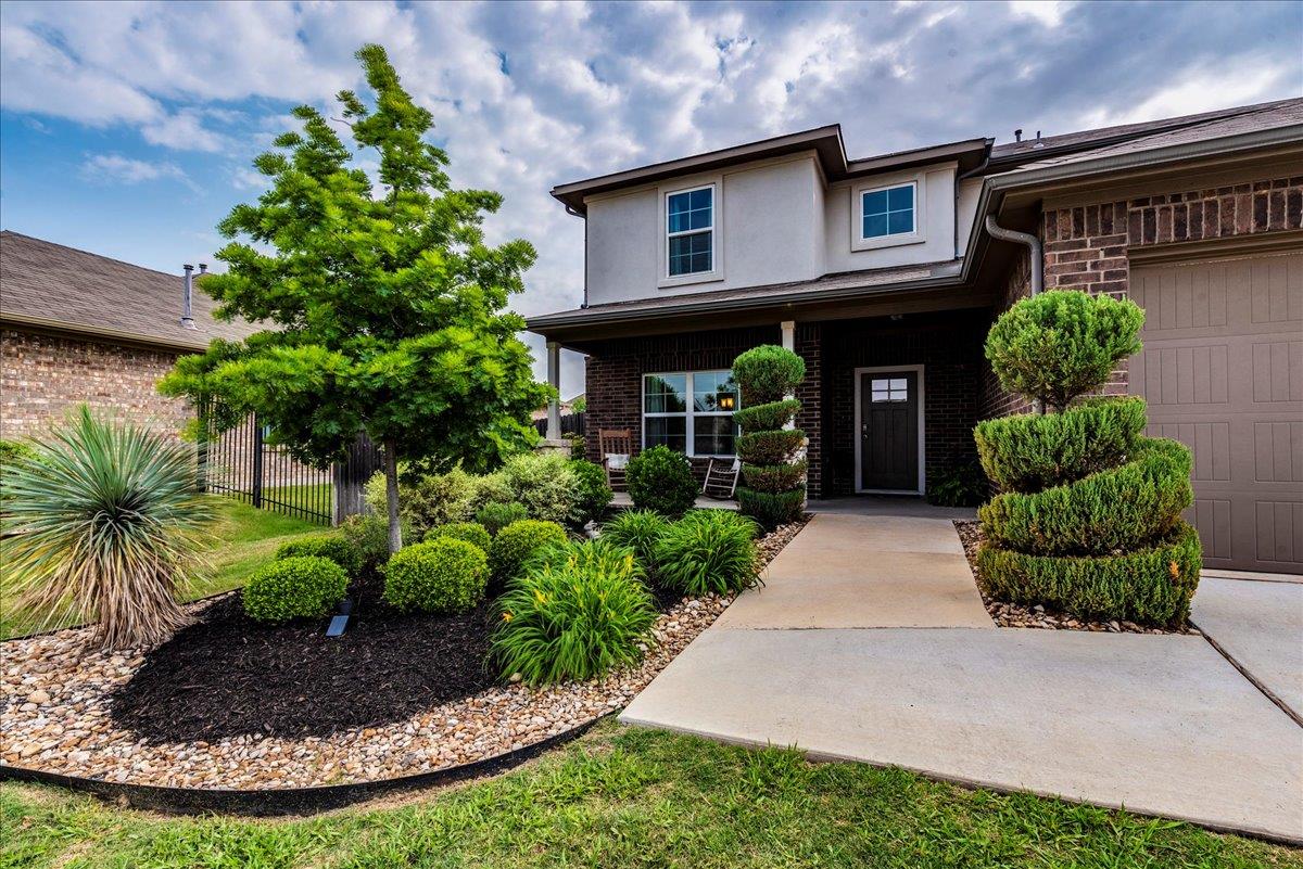 125 Groesbeck LN