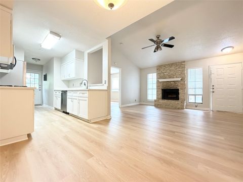 Photo of 1915 Margalene WAY #B, Austin, TX 78728 (MLS # 5648180)
