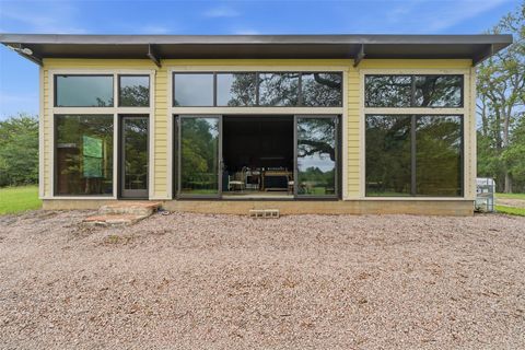 Photo of 169 Ann Powell RD, Smithville, TX 78957 (MLS # 6683765)