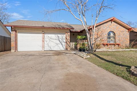 Photo of 1712 Pine Knoll DR, Austin, TX 78758 (MLS # 9501709)