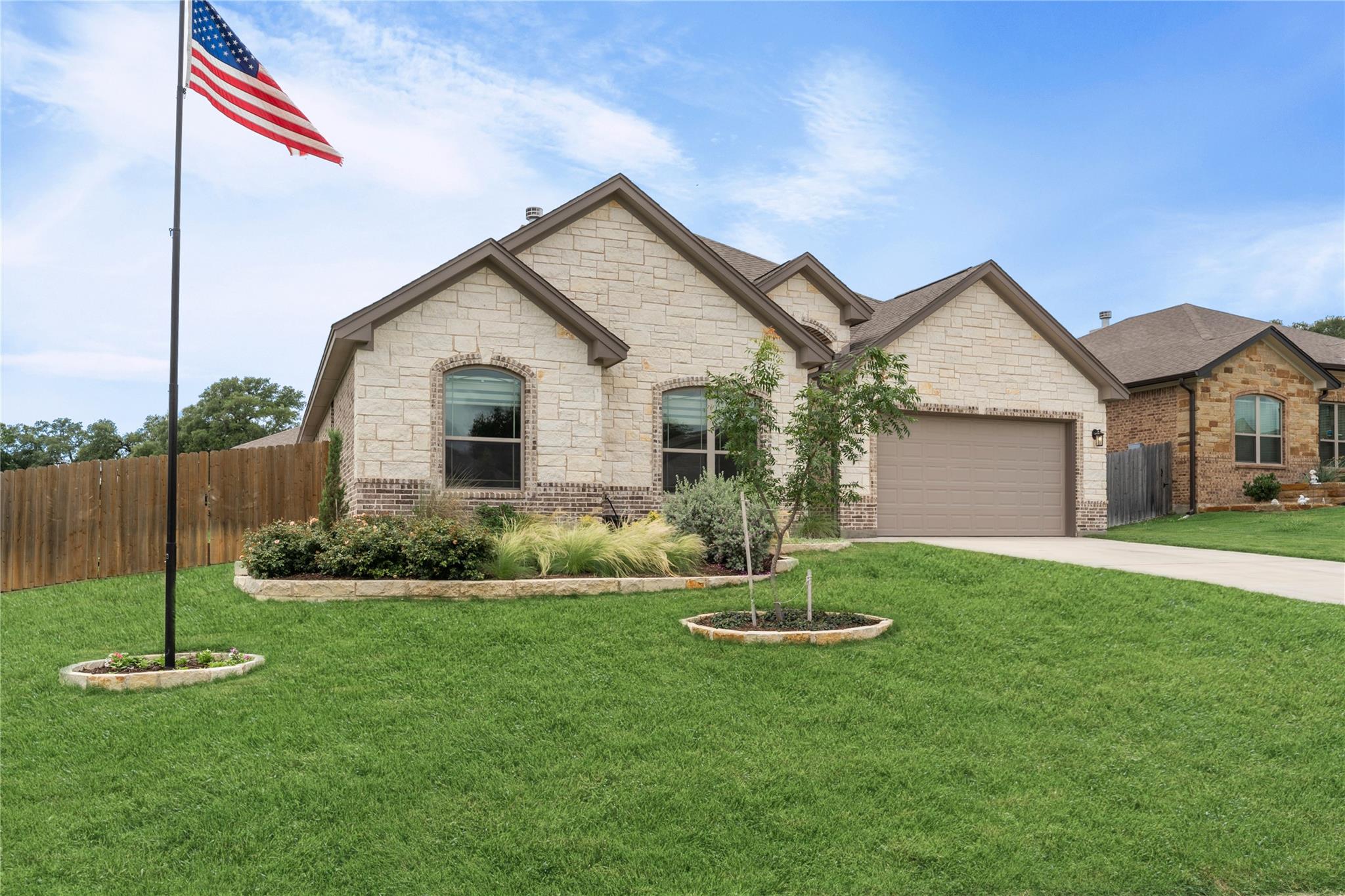 3405 Waggoner DR