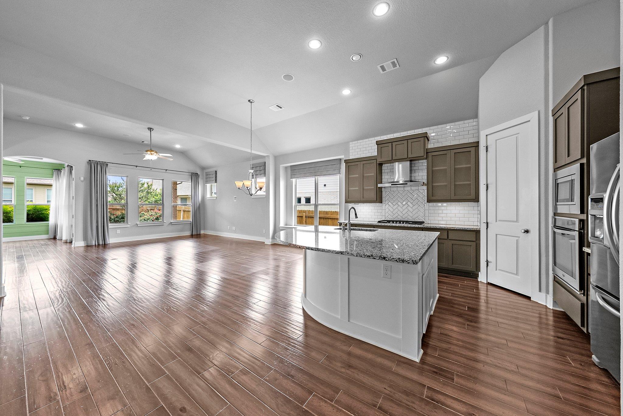 20525 Martin LN