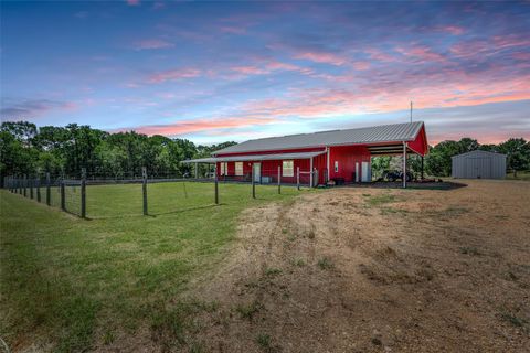 1745 County Road 103 Paige TX 78659