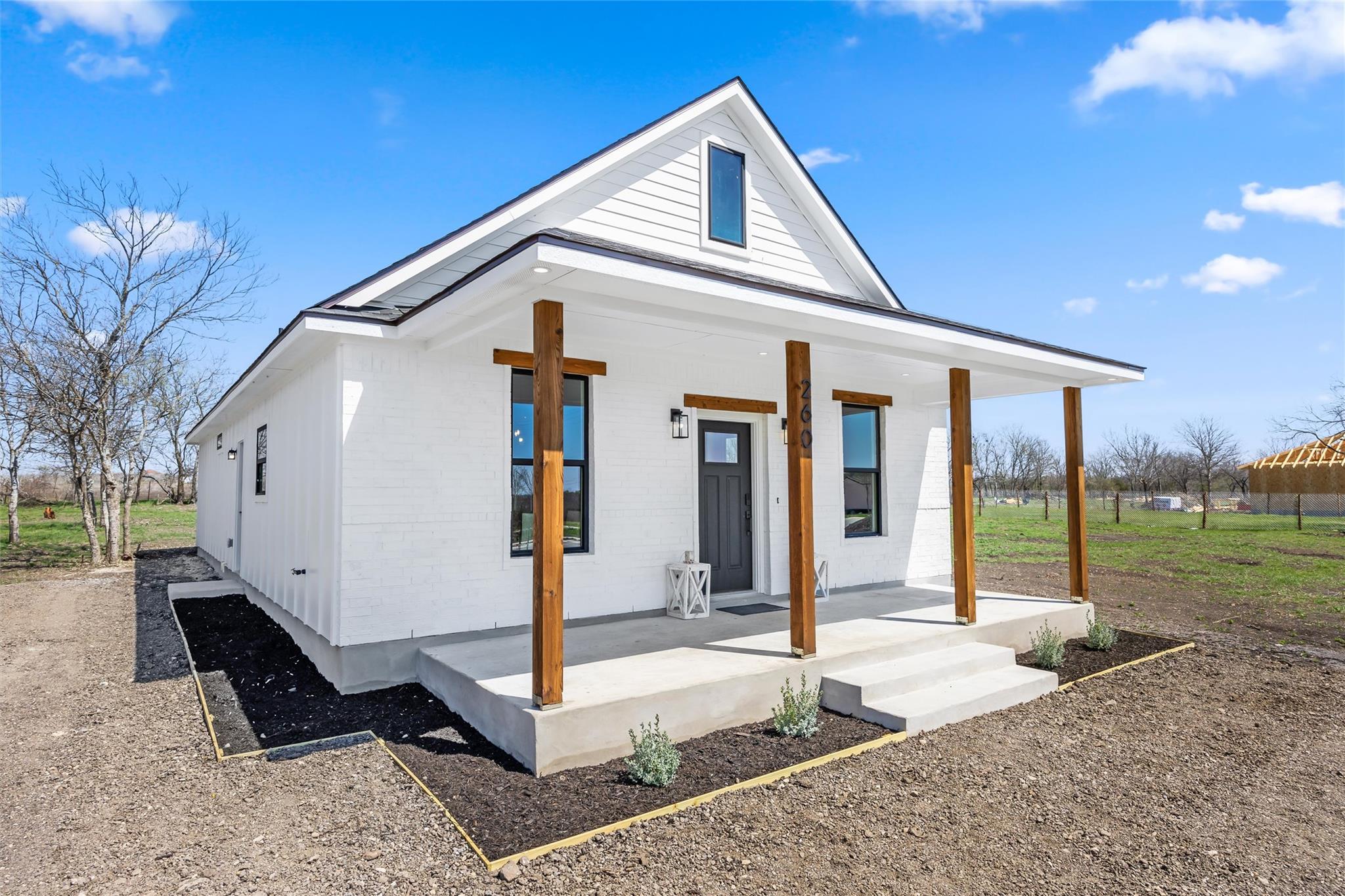 260 Amaranta LN
