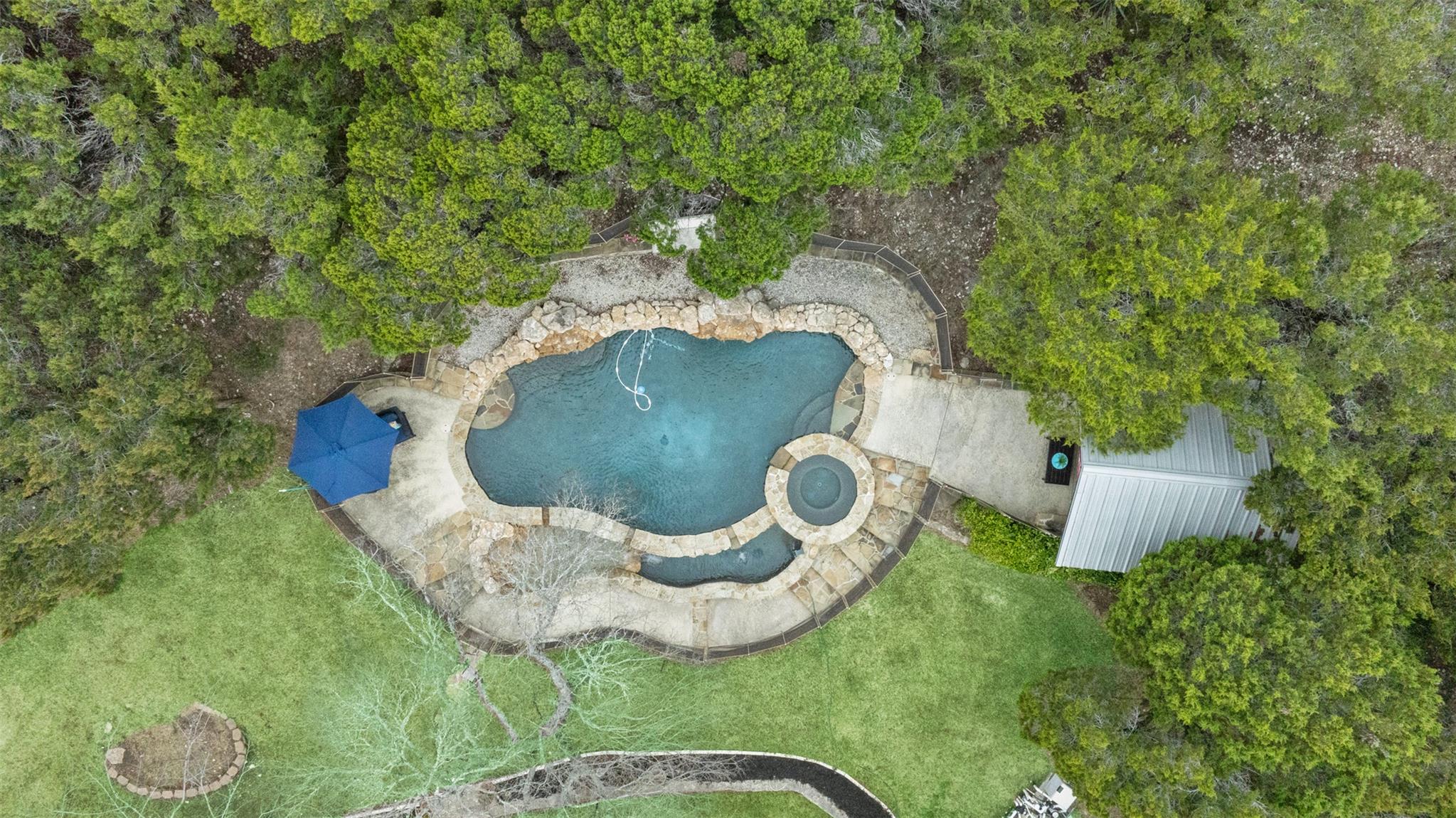 5926 Lakeside DR