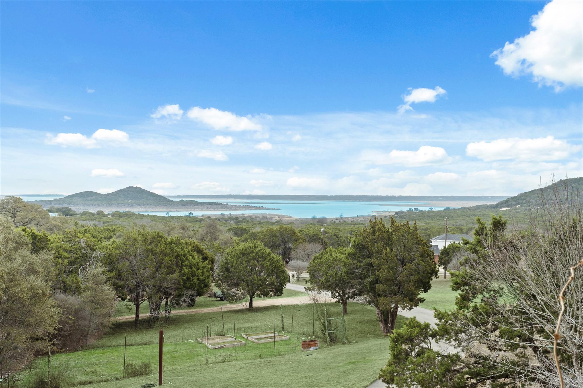 5926 Lakeside DR