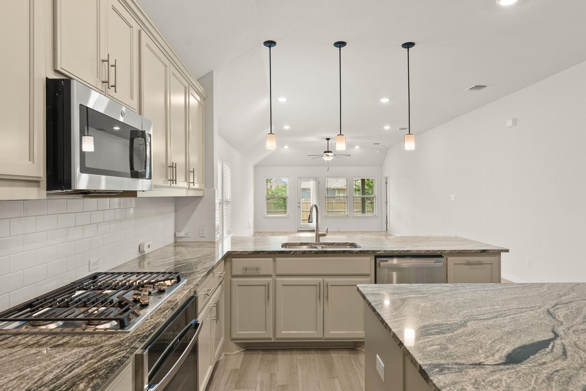 1211 Knowles DR