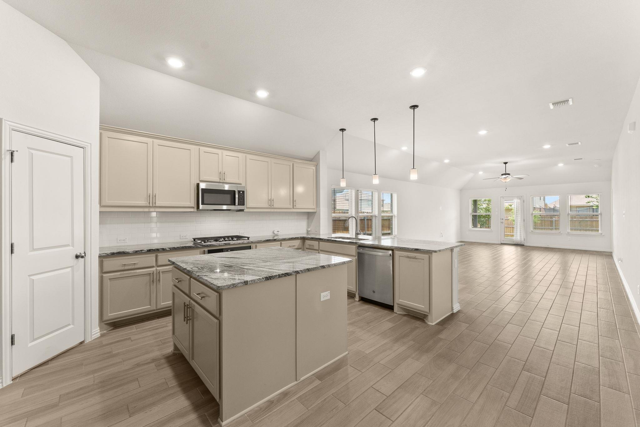 1211 Knowles DR