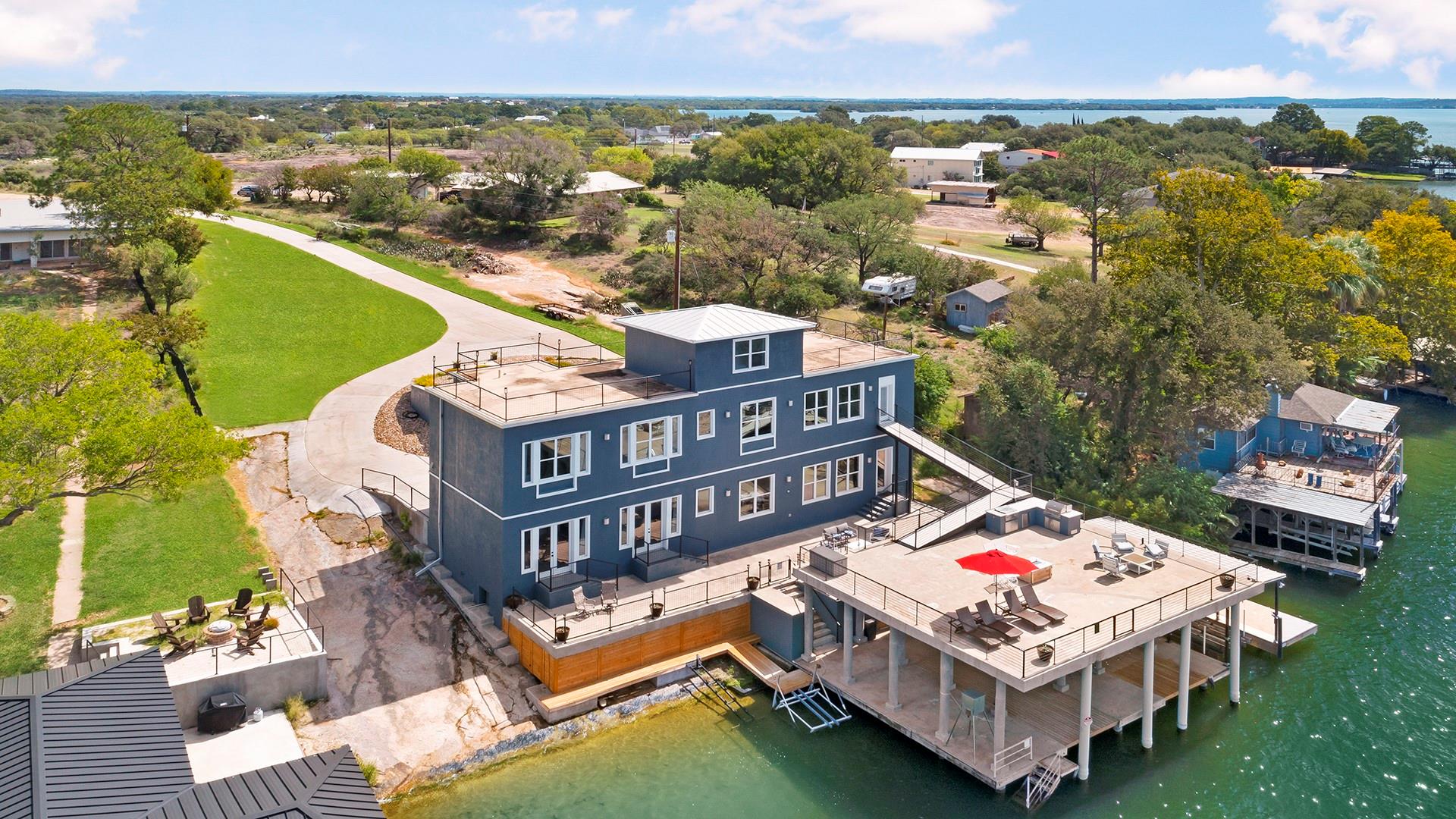 302 Green Acres DR