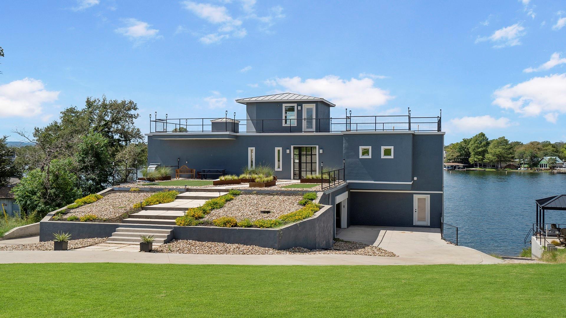 302 Green Acres DR