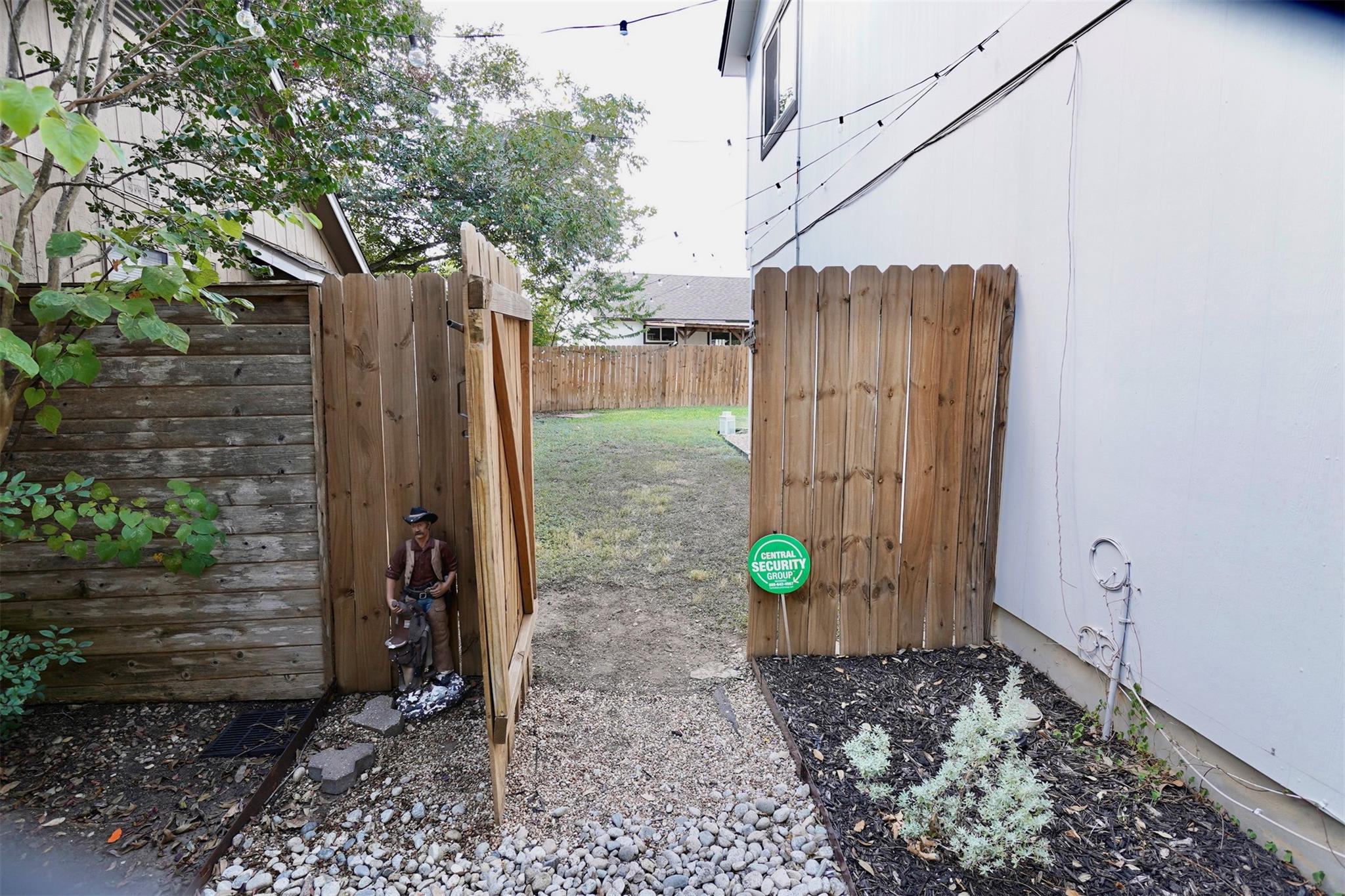 2106 Bluebonnet DR