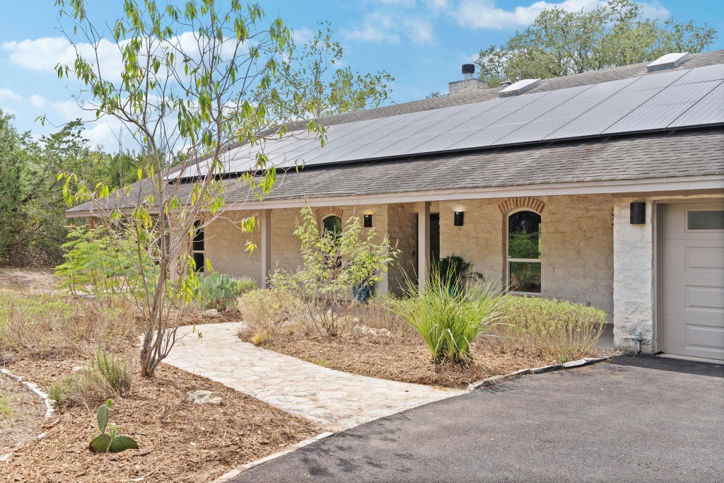 Photo of 24 Long Creek RD, Austin, TX 78737 (MLS # 5409481)