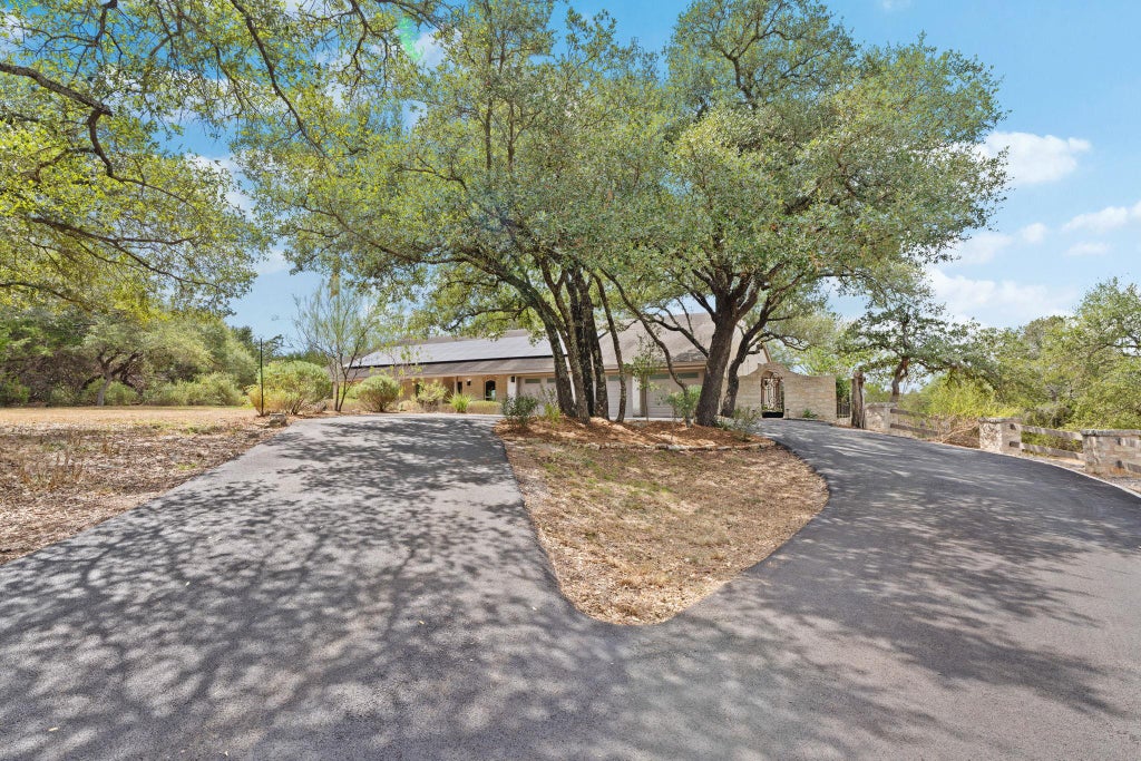 Photo of 24 Long Creek RD, Austin, TX 78737 (MLS # 5409481)