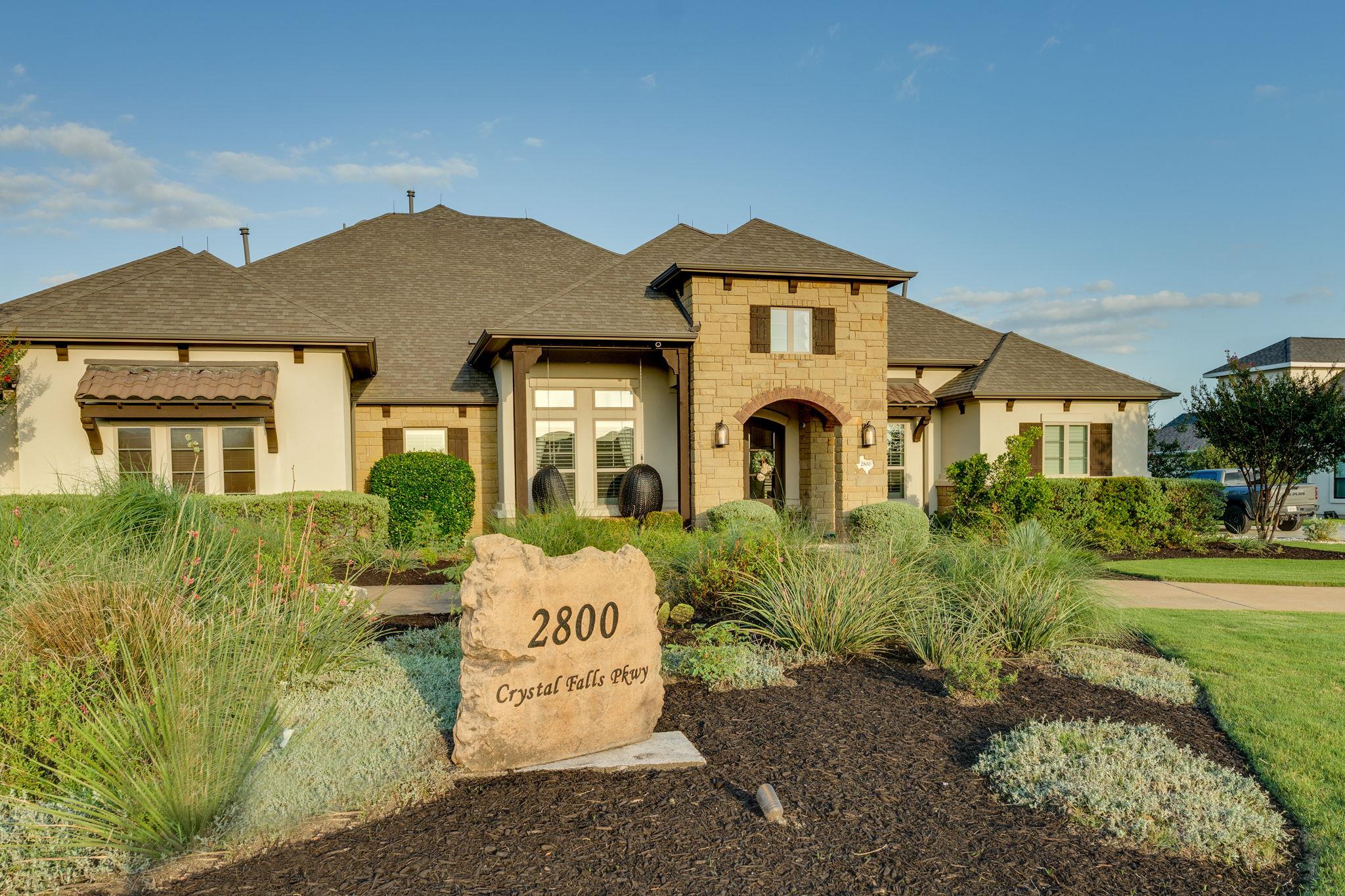 2800 Crystal Falls PKWY