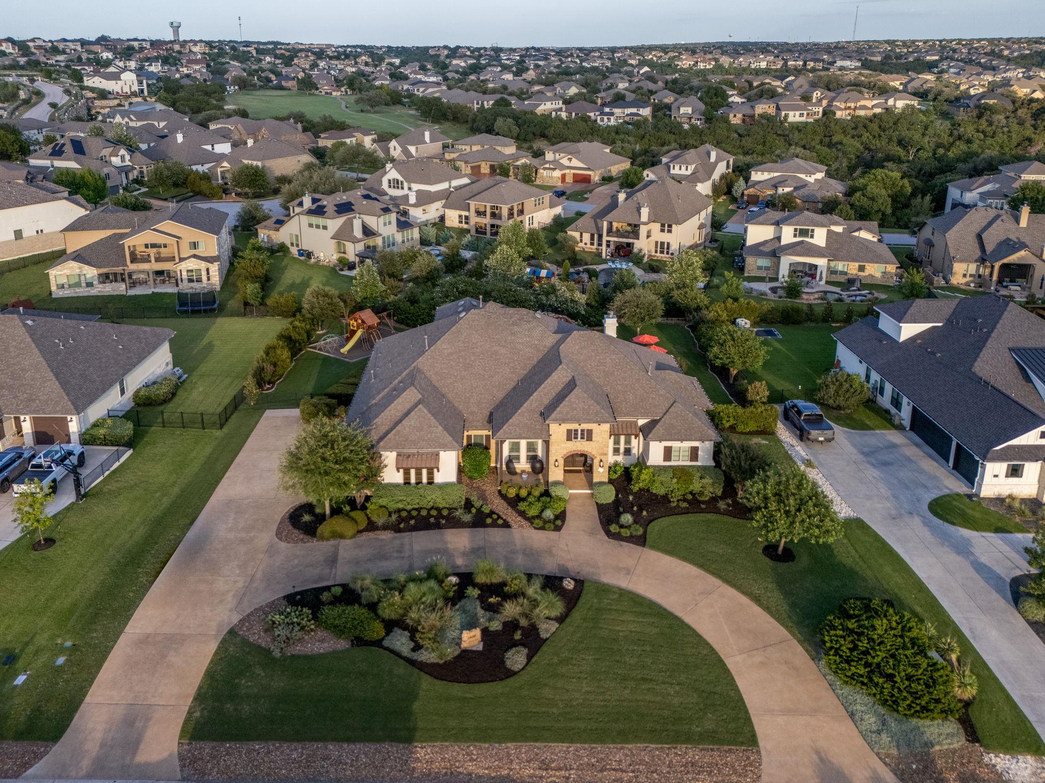 2800 Crystal Falls PKWY