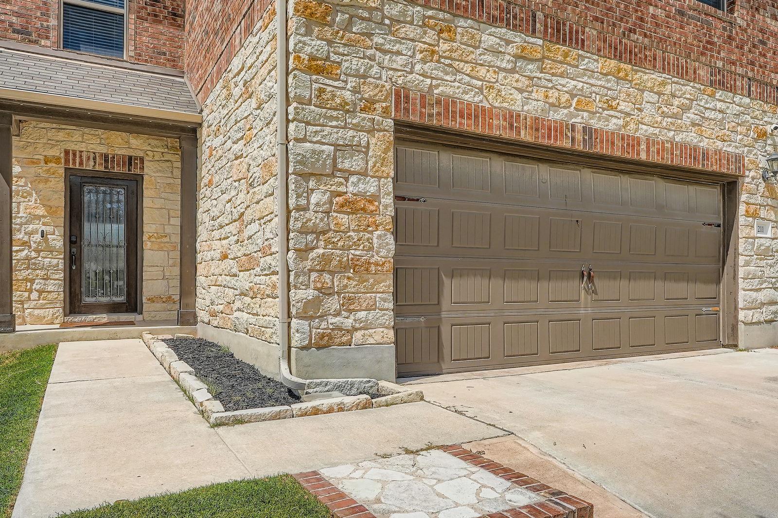 211 Satsuma DR