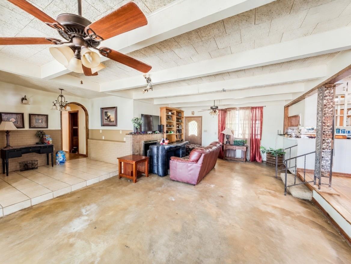 9262 N Highway 77