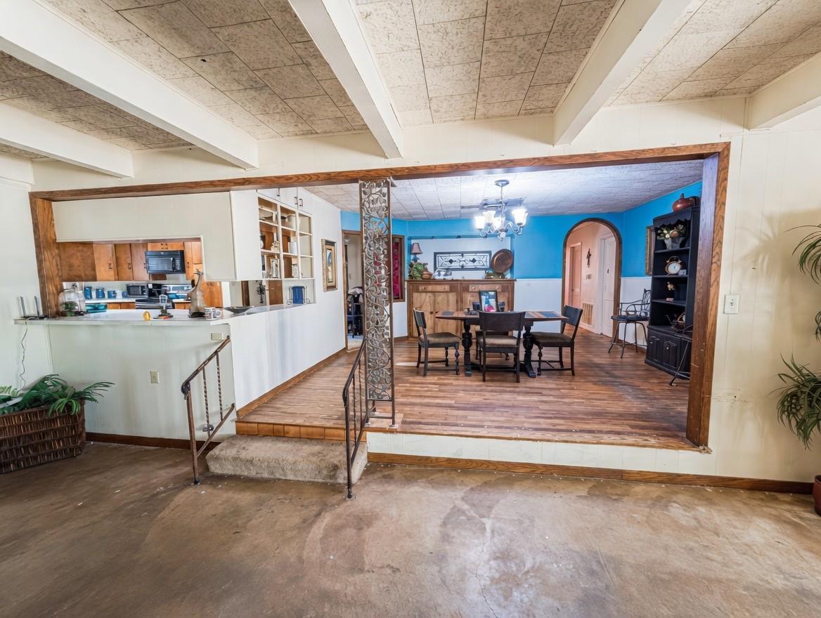9262 N Highway 77