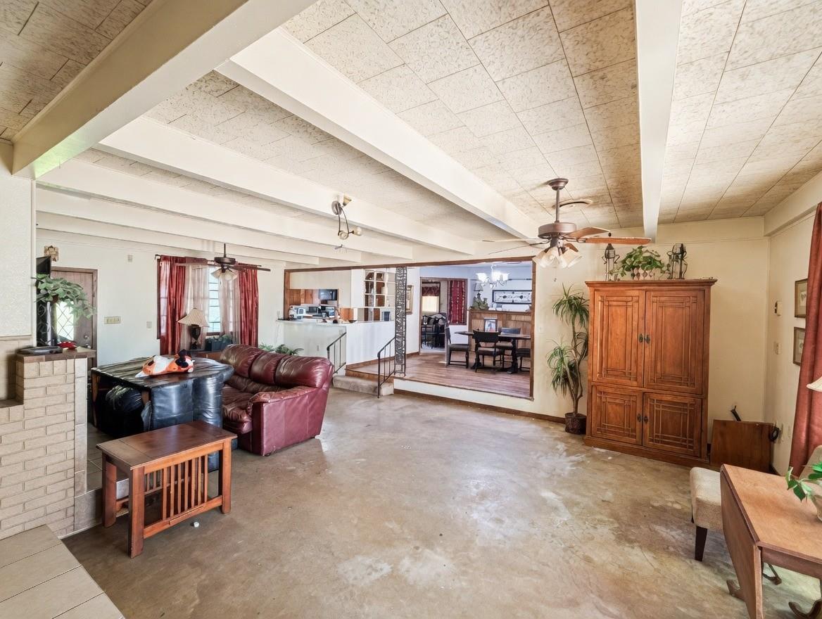 9262 N Highway 77