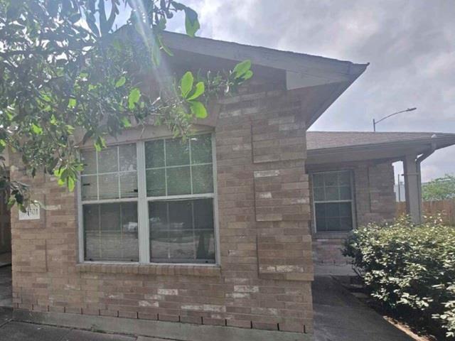 18501 Maxa DR