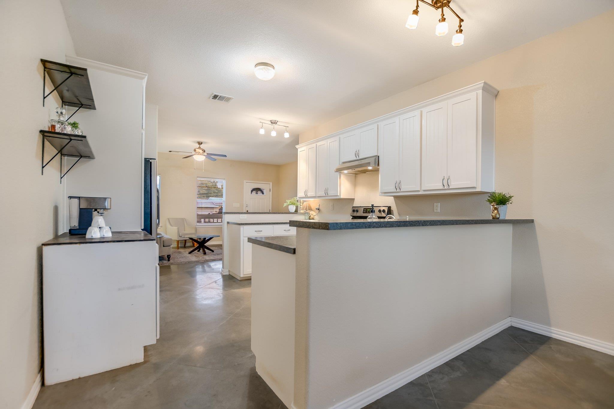 Kingsland, Texas 78639, United States, 2 Bedrooms Bedrooms, ,2 BathroomsBathrooms,Residential,Active,187738