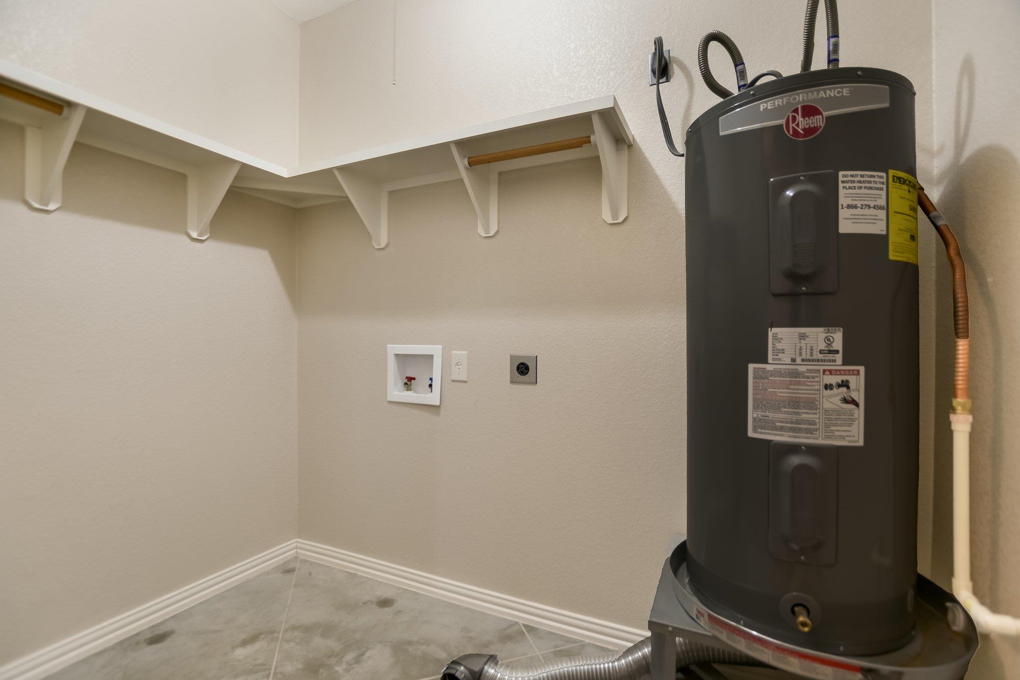 Kingsland, Texas 78639, United States, 2 Bedrooms Bedrooms, ,2 BathroomsBathrooms,Residential,Active,187738