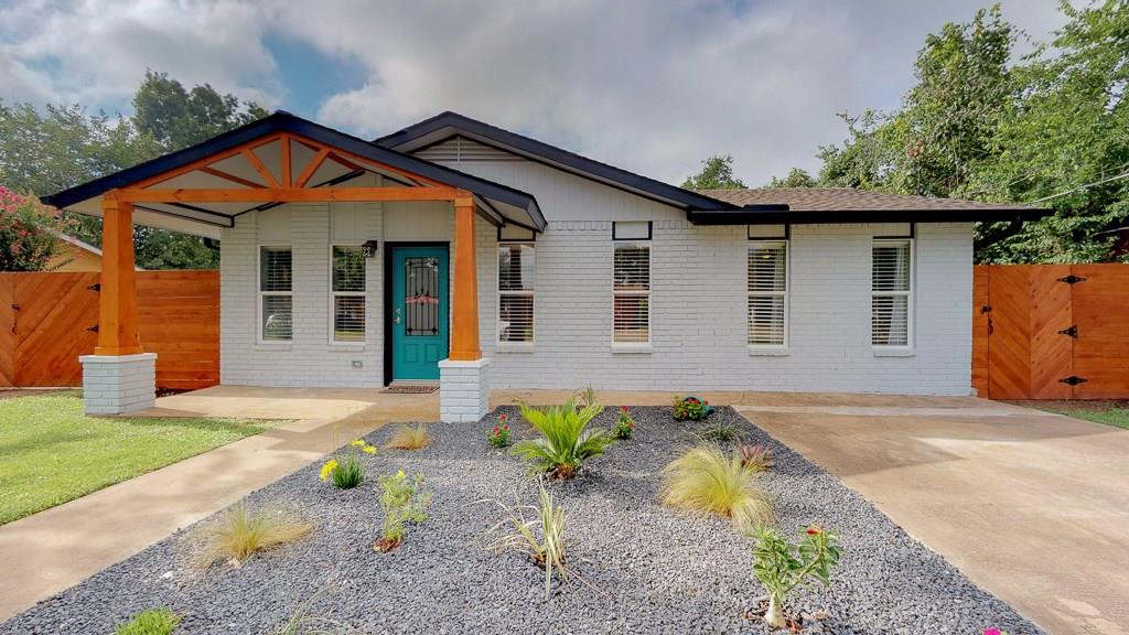 Photo 1 of 32 — 407 Magnolia ST, Bastrop, TX 78602