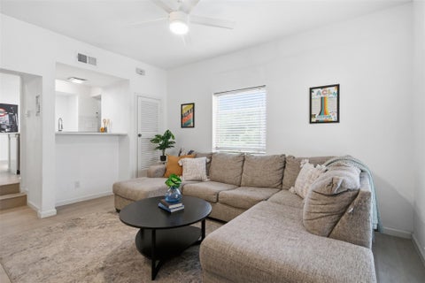 Photo of 739 E Oltorf ST, Austin, TX 78704 (MLS # 4672277)