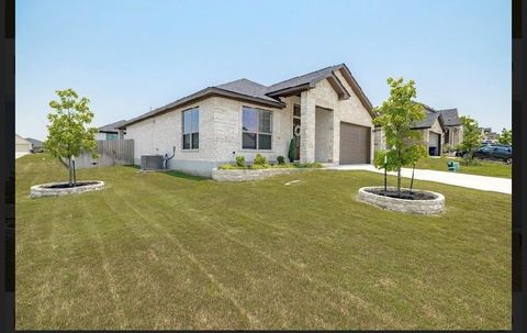 501 Seabiscuit DR Jarrell TX 76537
