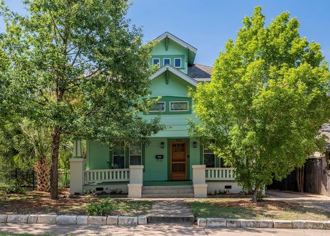 Photo of 903 E 14th ST, Austin, TX 78702 (MLS # 1008398)