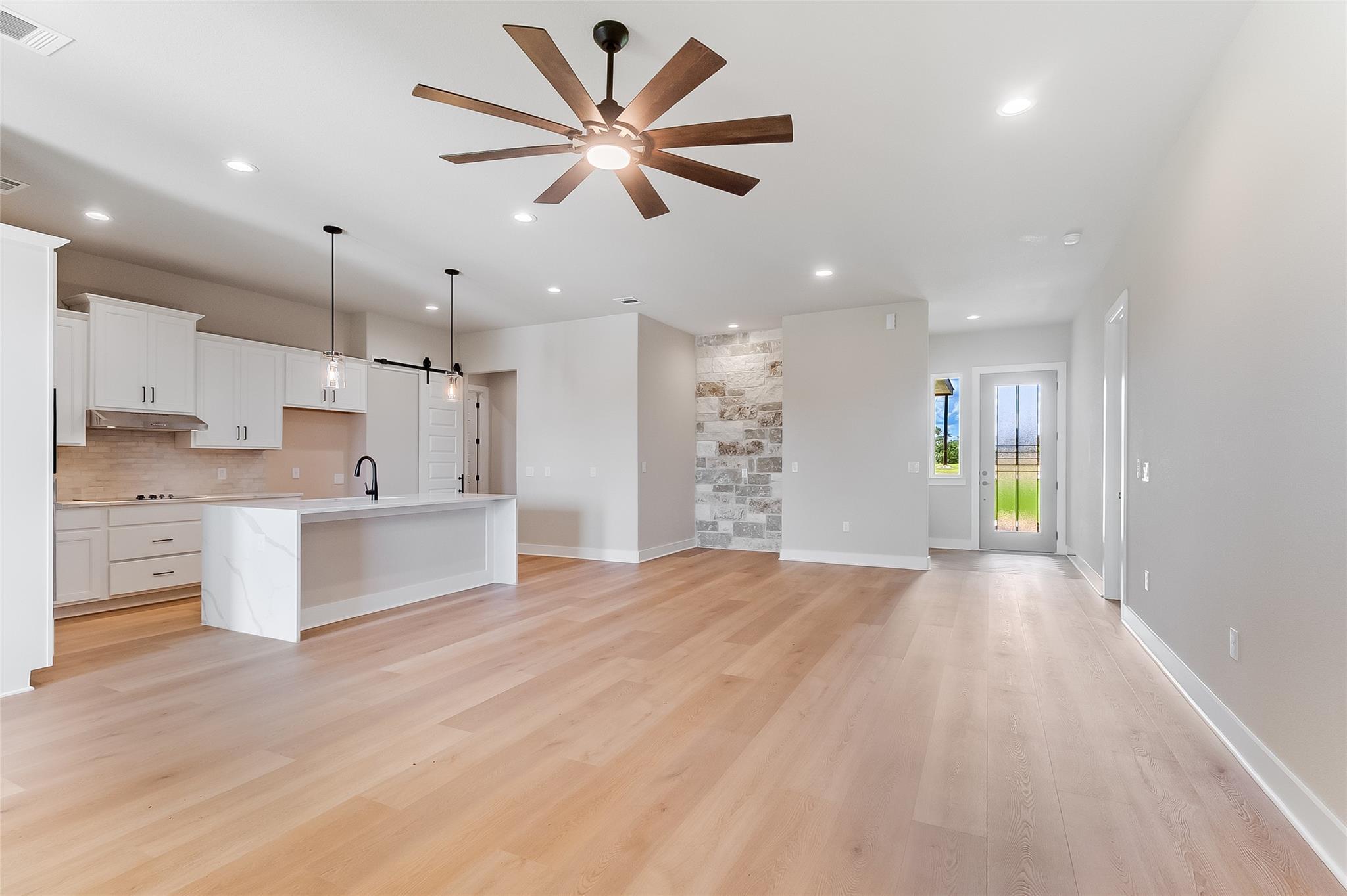 115 Draper LN