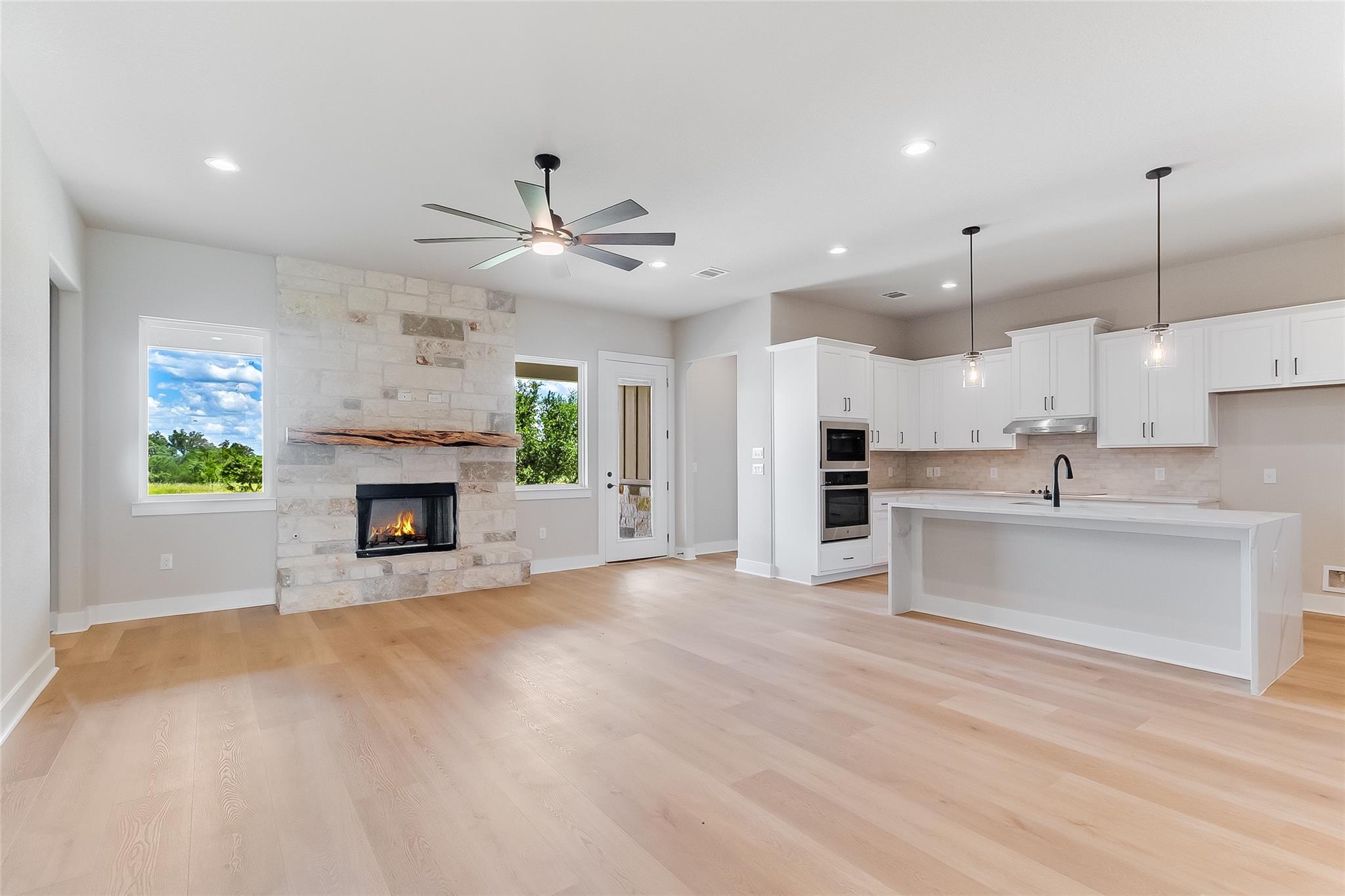 115 Draper LN
