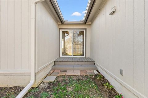 Tiny photo for 3206 BARNSLEY DR, Austin, TX 78745 (MLS # 3808700)